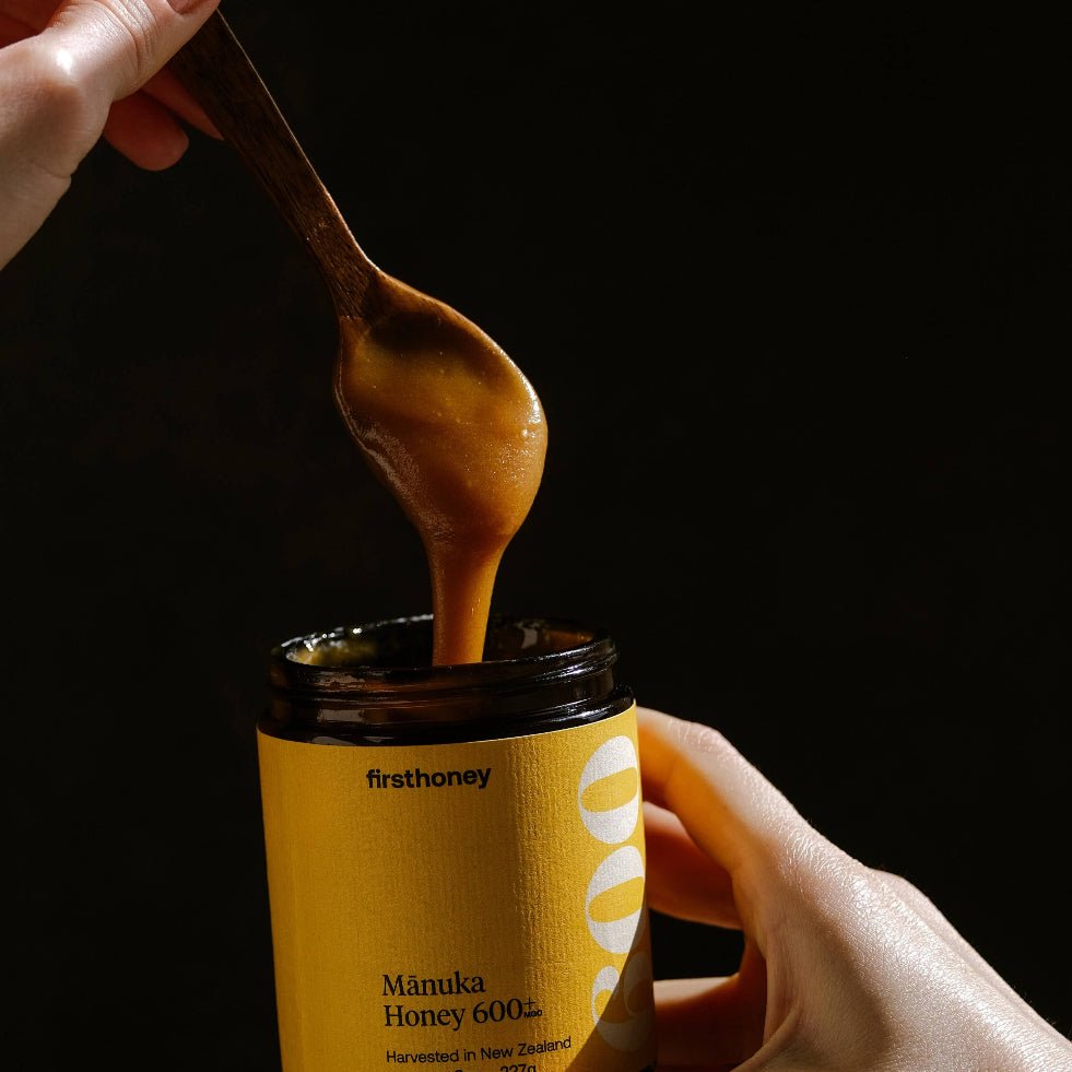 Manuka Honey 600+ MGO, perfect for gourmet gift boxes and curated gift boxes (detail shot)