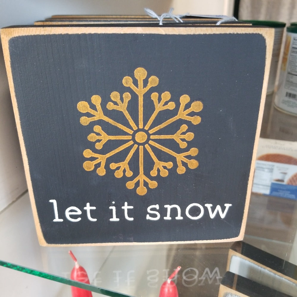 Let it snow table decor