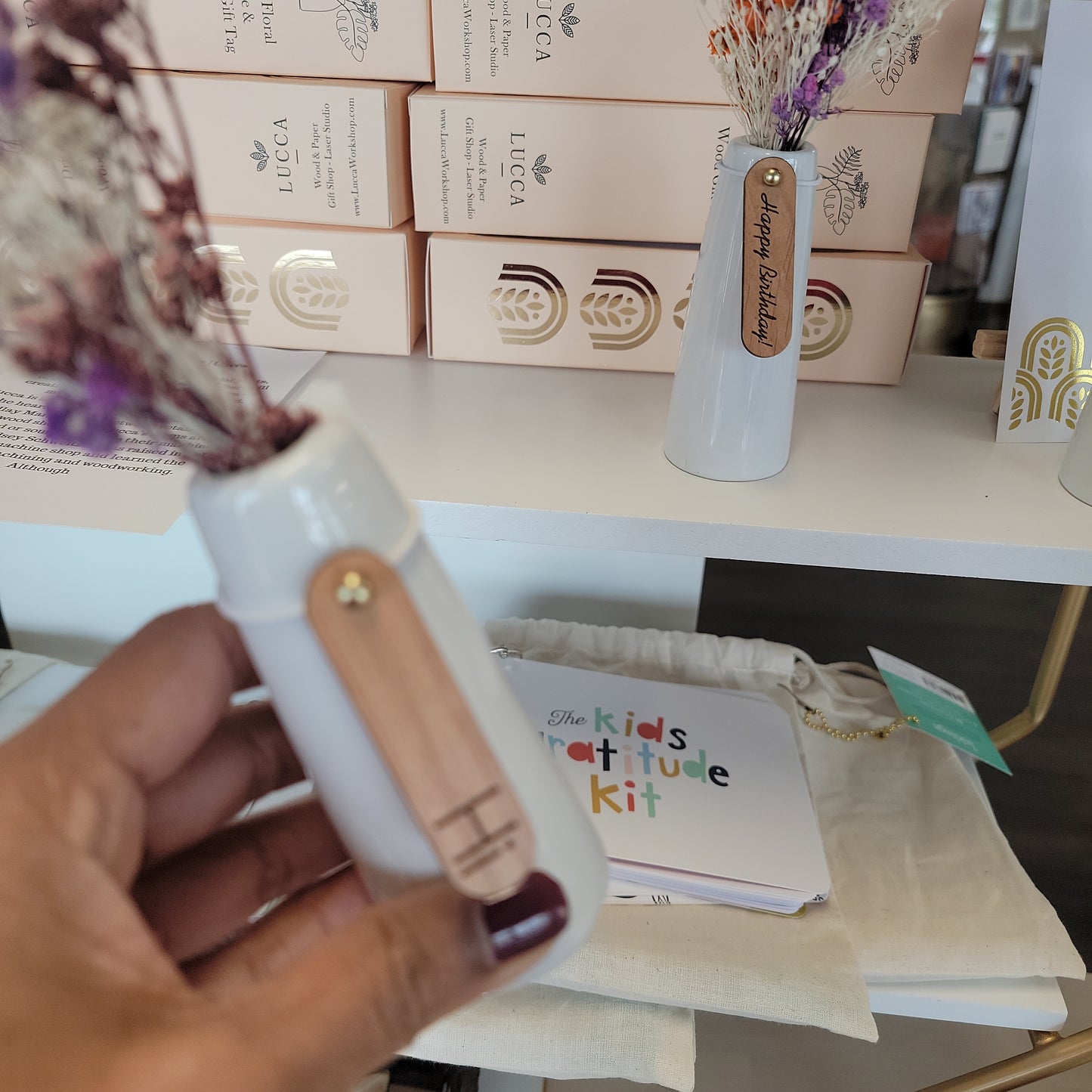 Mini Dried Floral Vases & Wood Gift Tag