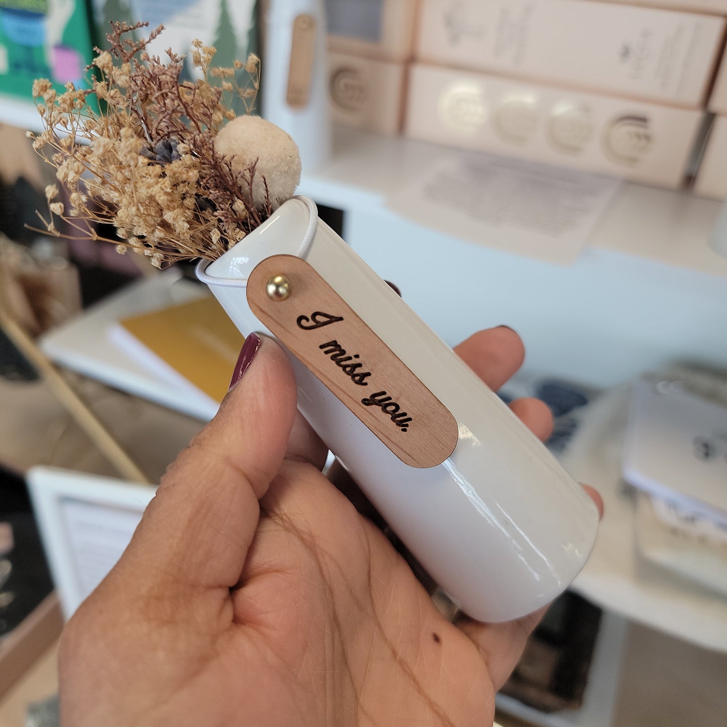 Mini Dried Floral Vases & Wood Gift Tag