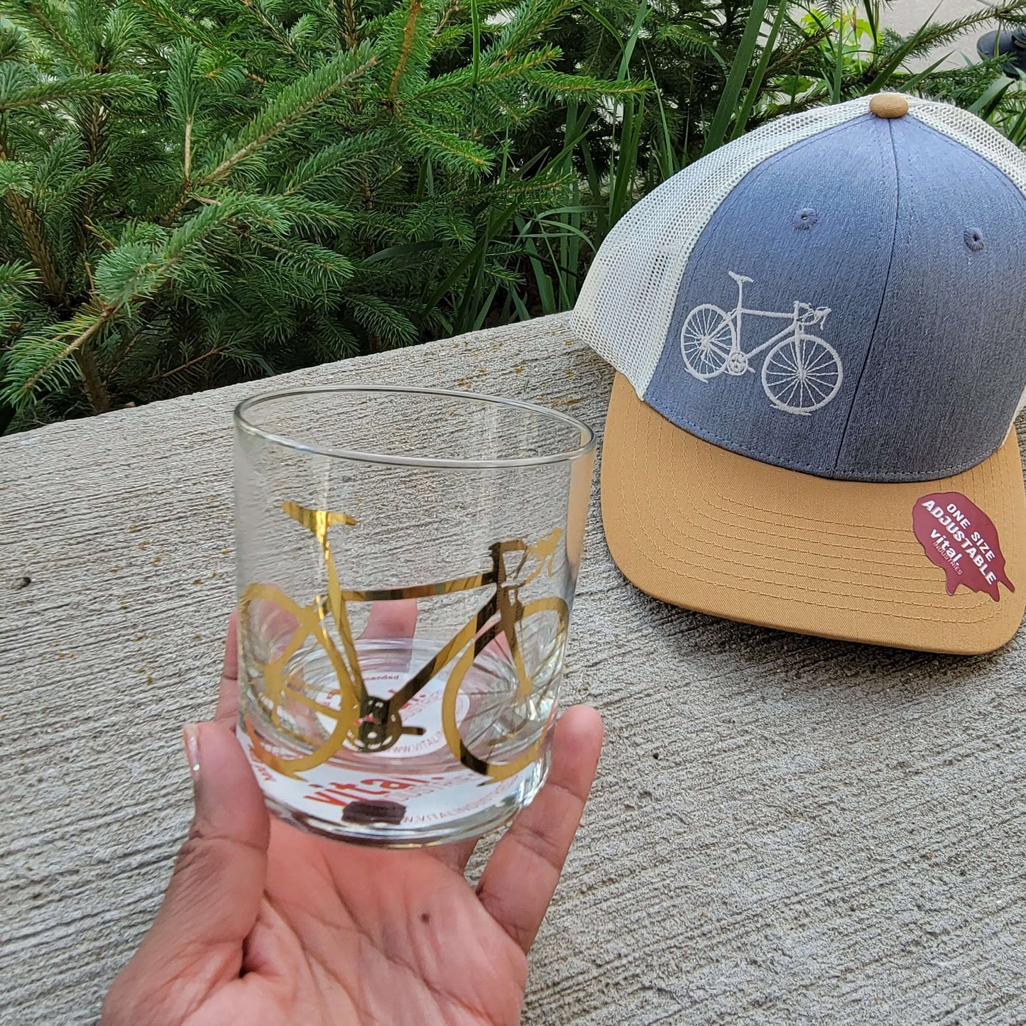 Rock glass with bike image for gifts from Wisconsin