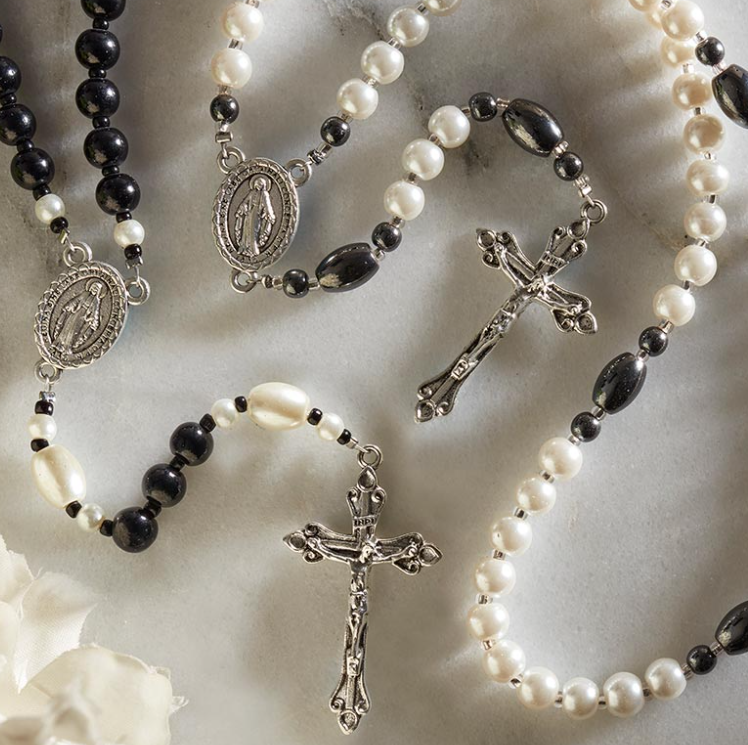 Black pearl rosary discount