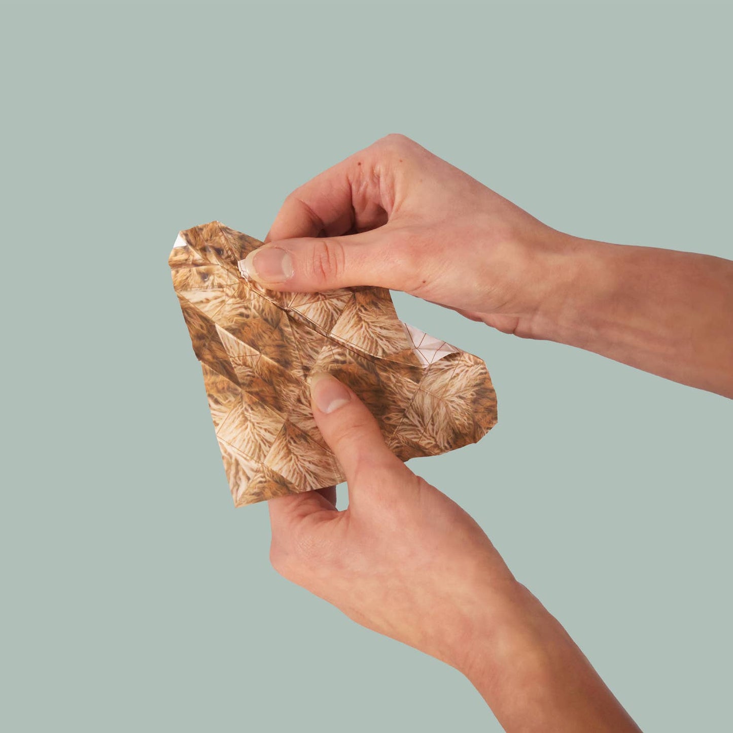 Fold 50 adorable dogs with this eco-friendly origami kit. Made from FSC paper and printed with soy ink — a creative, plastic-free gift for dog lovers.