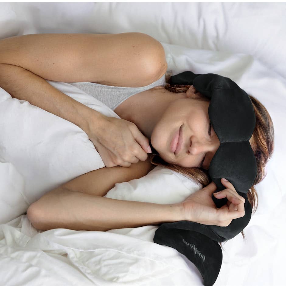 Onyx Weighted Sleep Mask, perfect for spa and wellness gift boxes and curated gift boxes (front view)