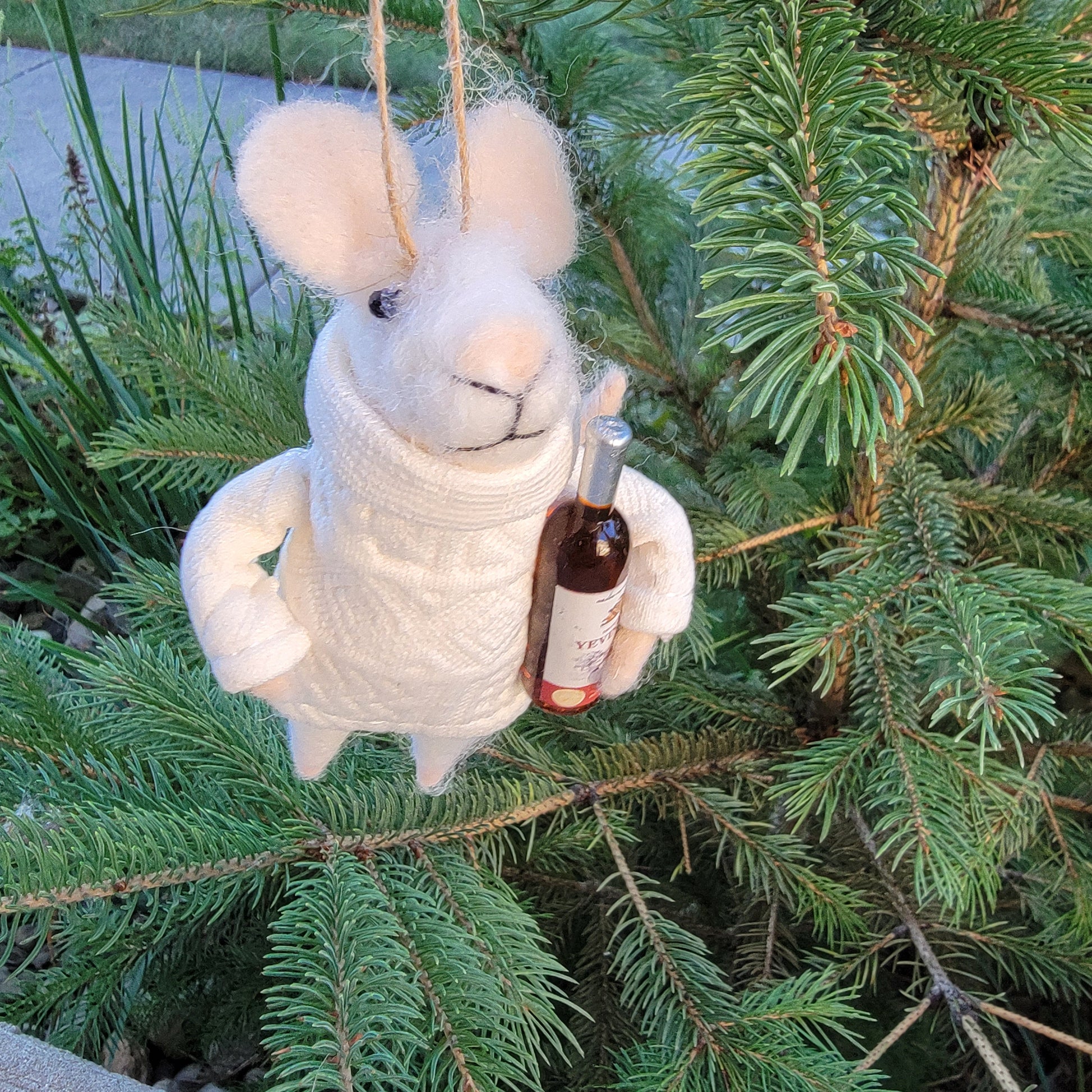 Felt Mouse White Knit Sweater wine bottle