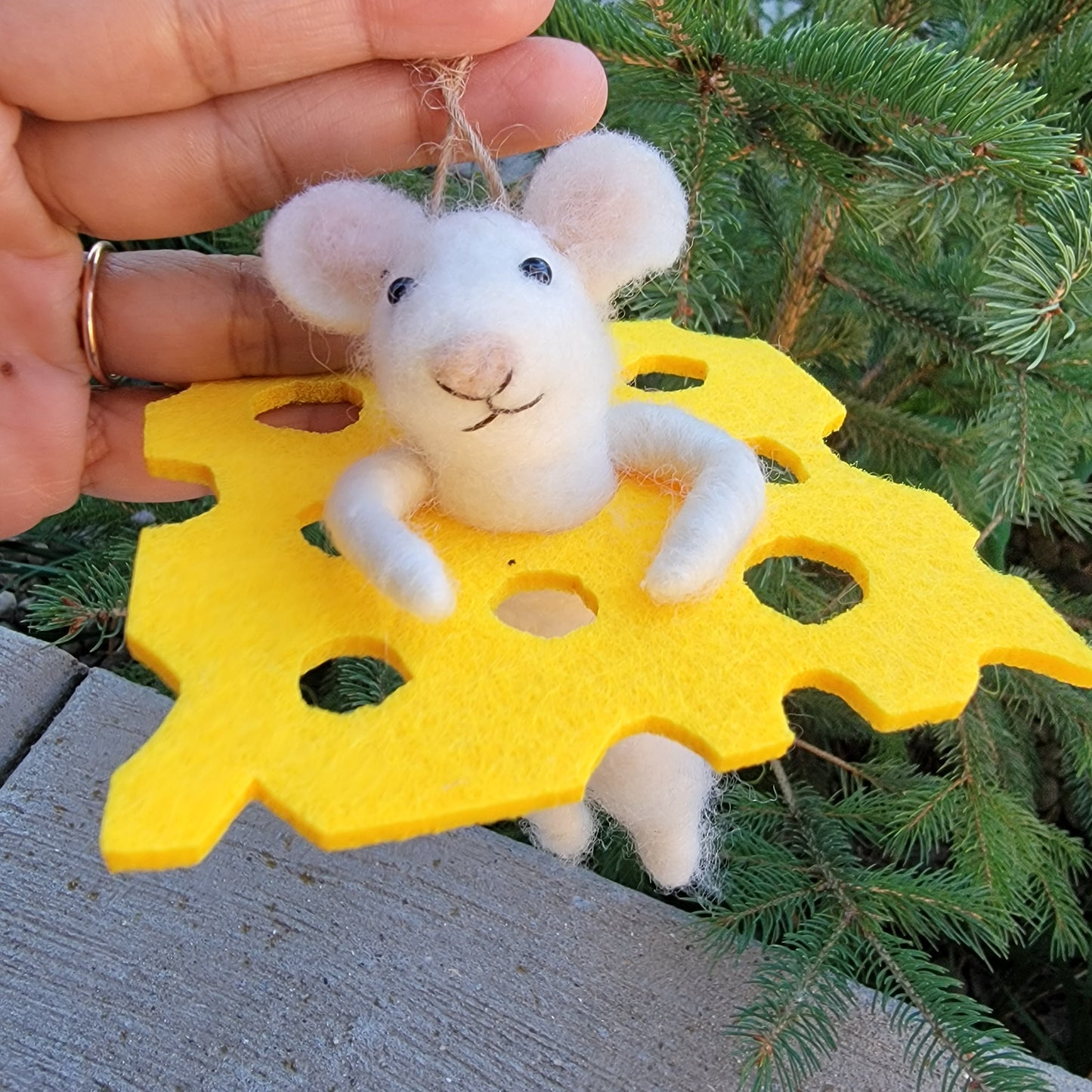 Felt Mouse With Cheese - Ornament